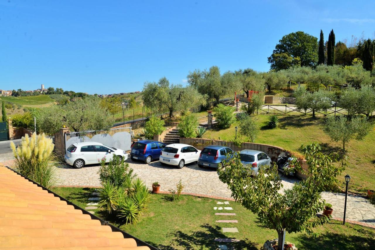 مونتيروتوندو Alla Quercia المظهر الخارجي الصورة
